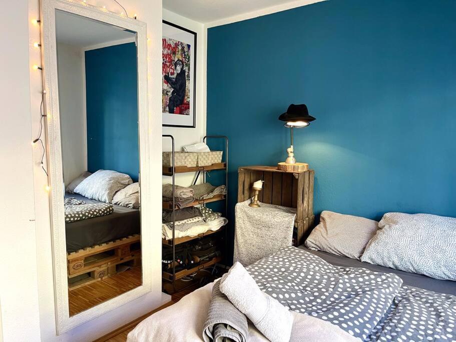 - Chilliges Zimmer In Dusseldorf Mit Balkon & Kuche; Big Tv And Bed - Esterno foto